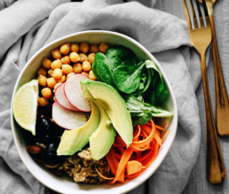 BioGourmet Rezept Einfache Lunch-Bowl mit Avocado & Bohnen
