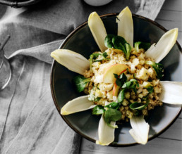 BioGourmet Rezept Couscous-Salat mit Chicoree und Äpfeln